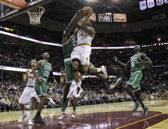 Νίκη-«θρίλερ» για Γκρίζλς, περίπατος Λέικερς και ρεβάνς Σέλτικς